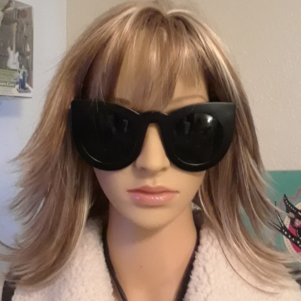 Black cat sunglasses